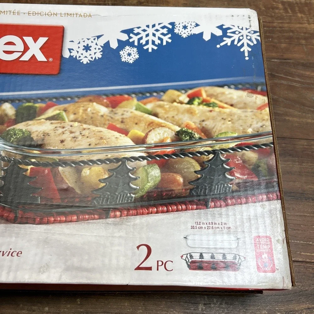 Pyrex Christmas Tree Basket Holiday Serveware 2 Piece Set Limited Edition NEW‎